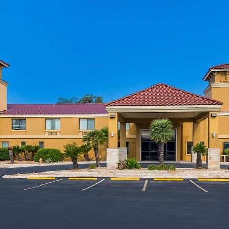 Surestay Plus Hotel By Best Western San Antonio North Exterior photo