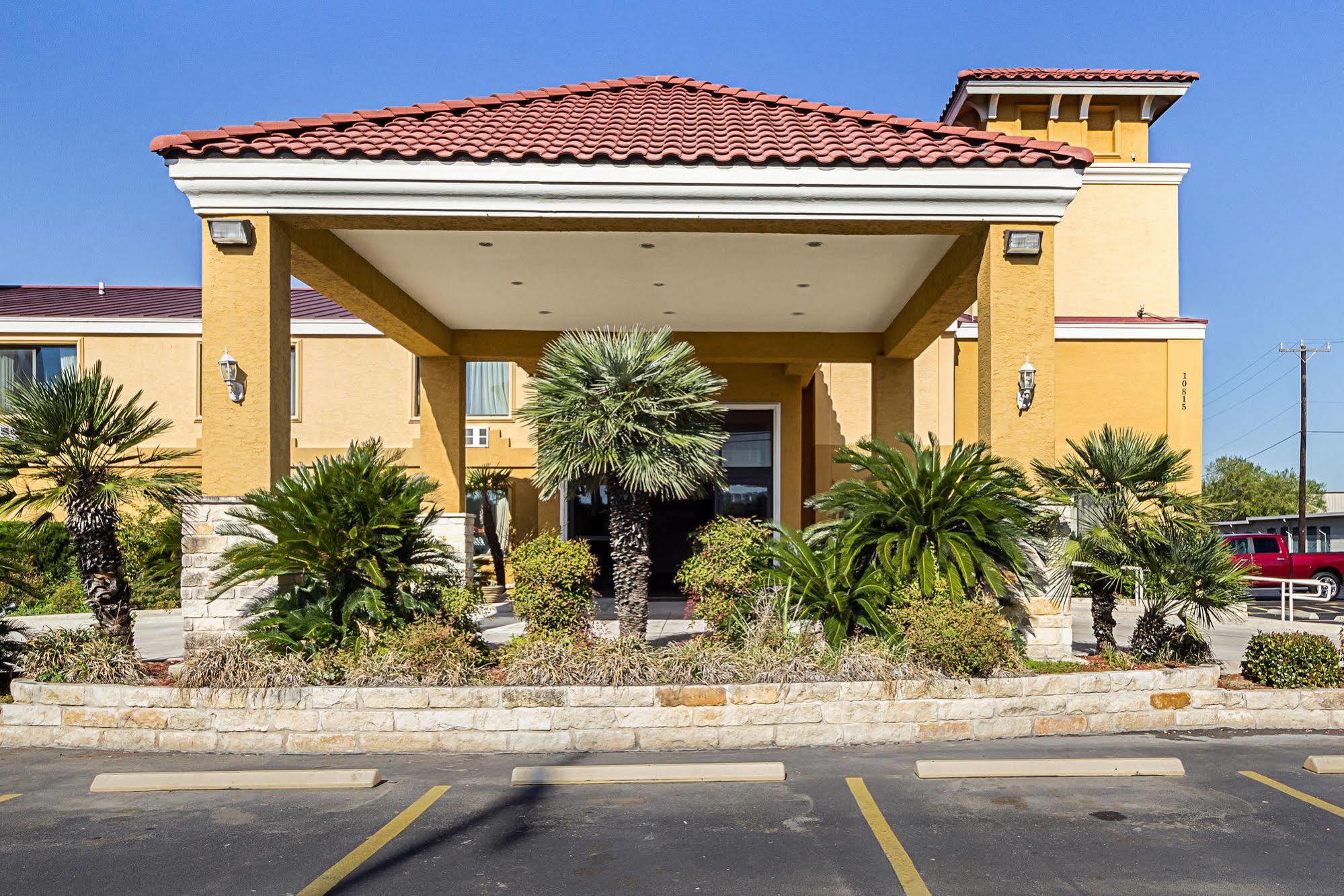 Surestay Plus Hotel By Best Western San Antonio North Exterior photo