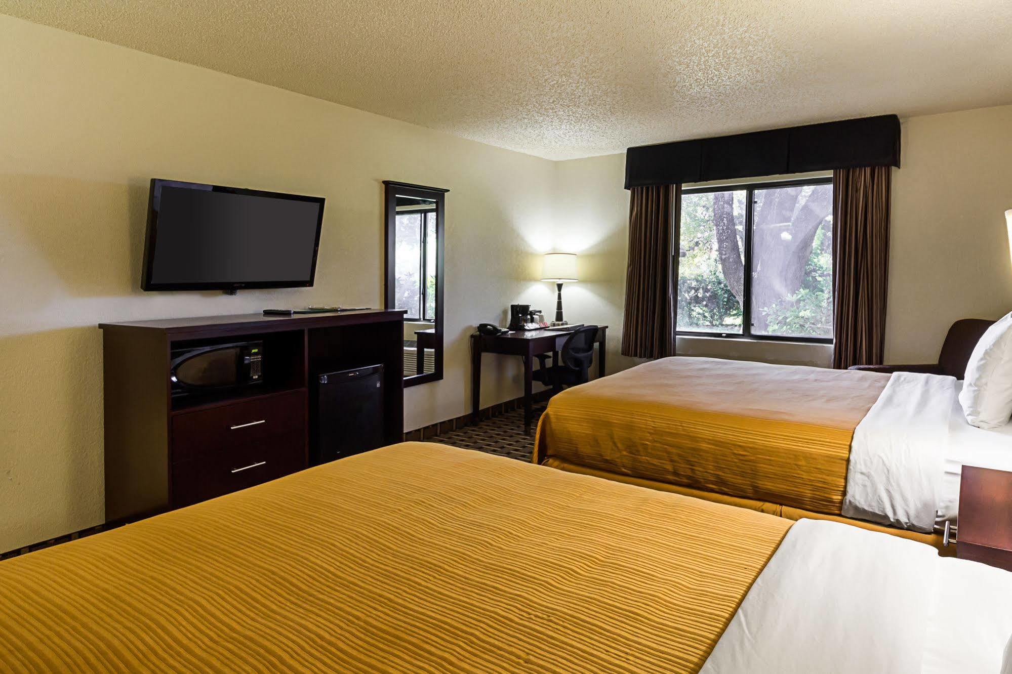 Surestay Plus Hotel By Best Western San Antonio North Exterior photo